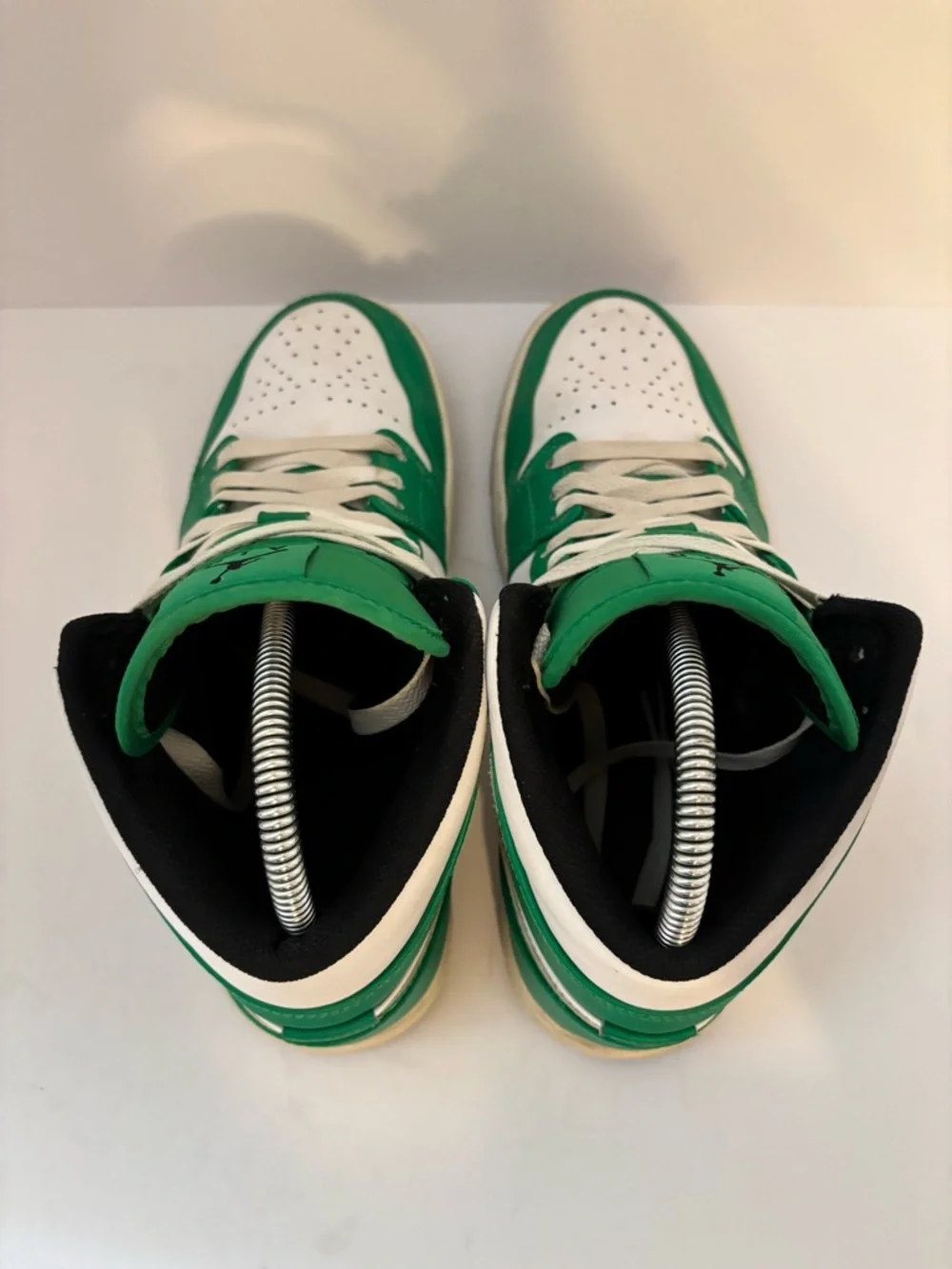 Jordan 1 mid size 8.5